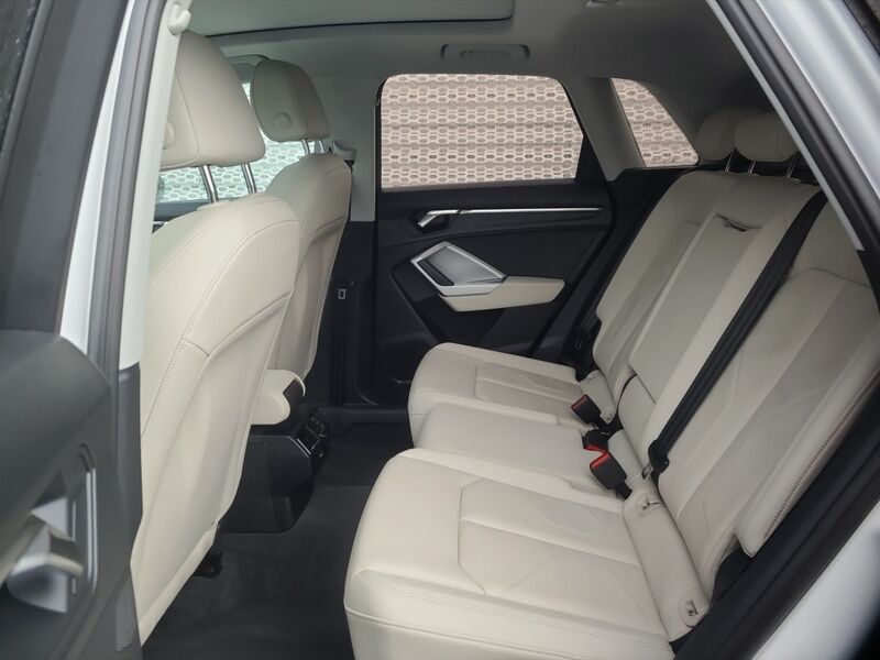 More views of Audi Q3