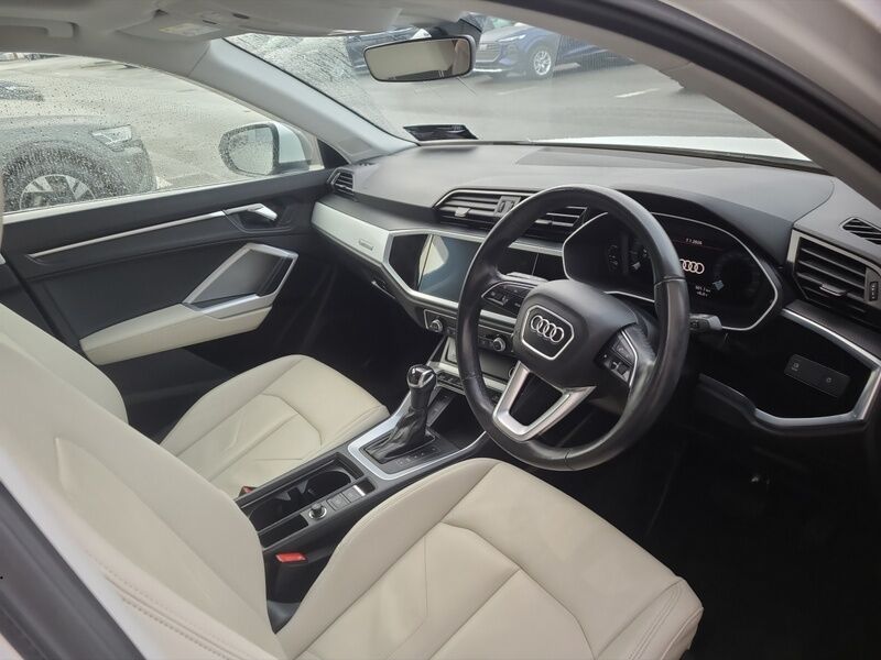 More views of Audi Q3