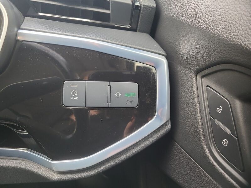 More views of Audi Q3