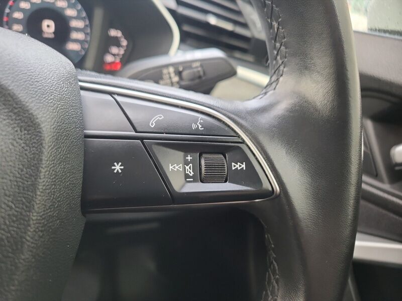 More views of Audi Q3