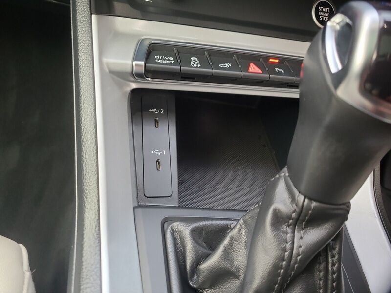 More views of Audi Q3