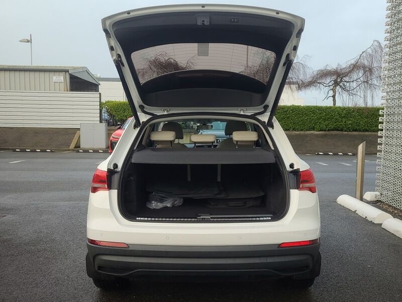 More views of Audi Q3