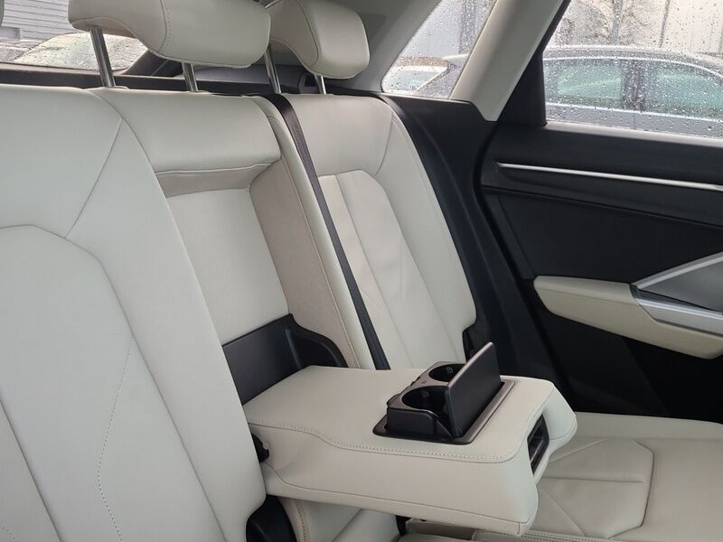 More views of Audi Q3