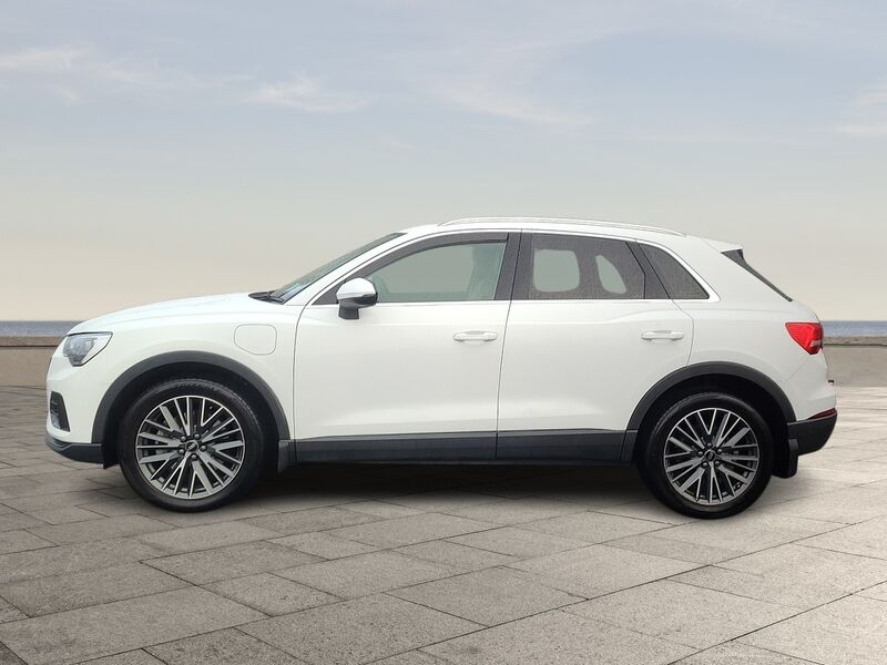 More views of Audi Q3