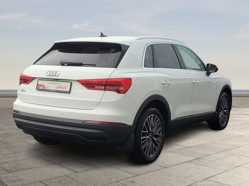 More views of Audi Q3