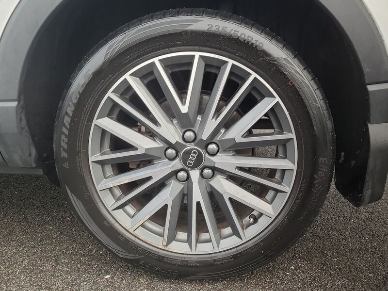 More views of Audi Q3