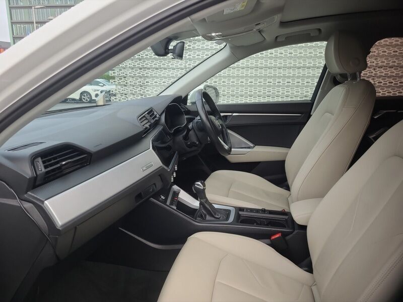 More views of Audi Q3