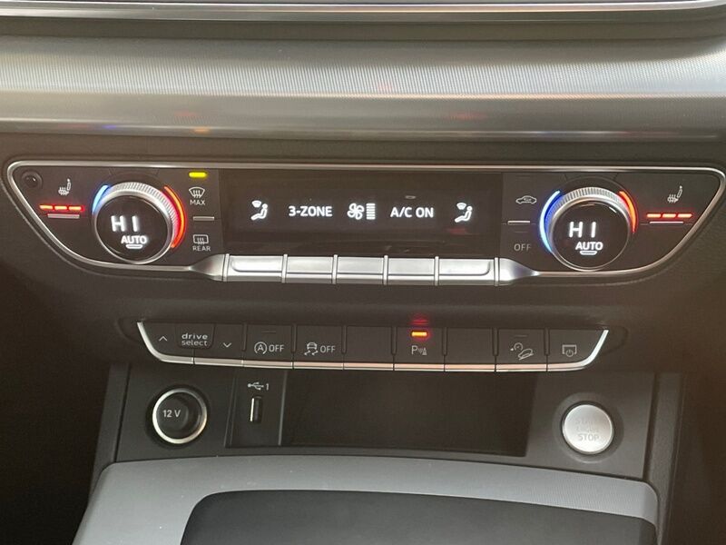 More views of Audi Q5