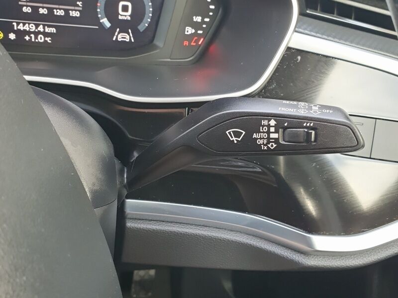 More views of Audi Q3