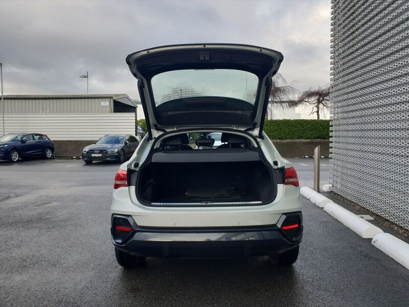 More views of Audi Q3