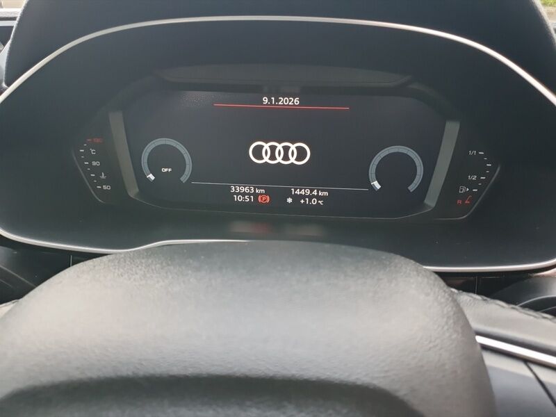 More views of Audi Q3
