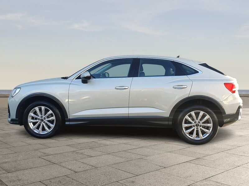 More views of Audi Q3