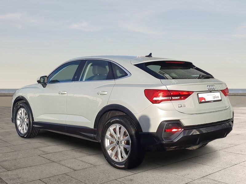 More views of Audi Q3