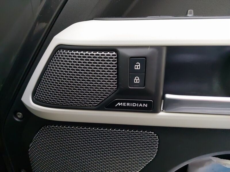 More views of Land Rover Defender