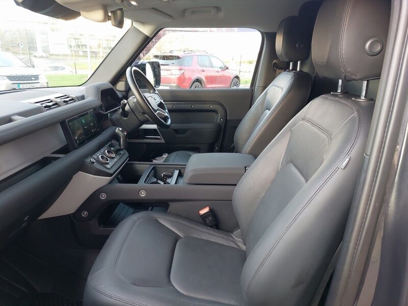 More views of Land Rover Defender