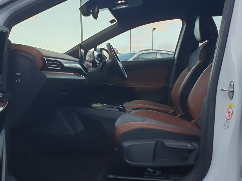 More views of Volkswagen ID.4