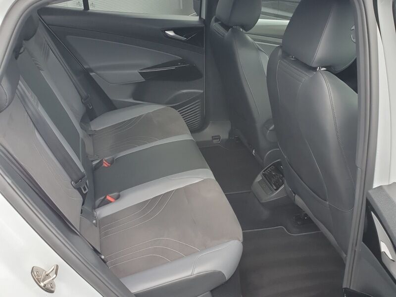 More views of Volkswagen ID.5