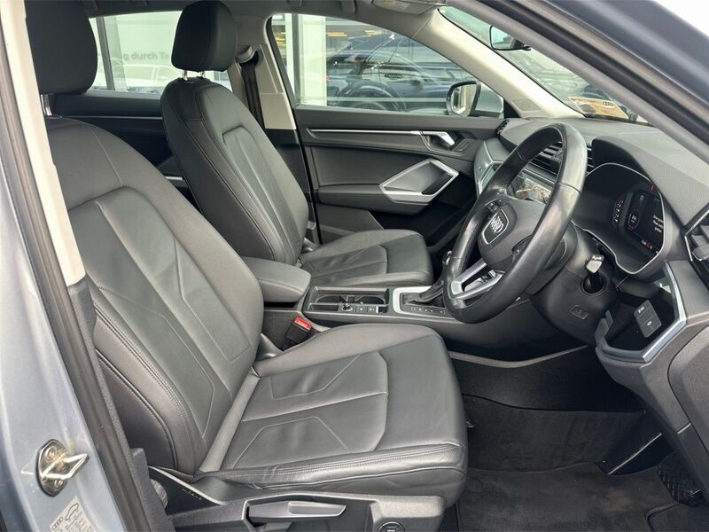 More views of Audi Q3