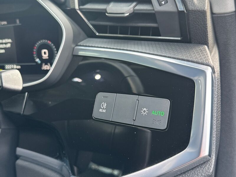 More views of Audi Q3