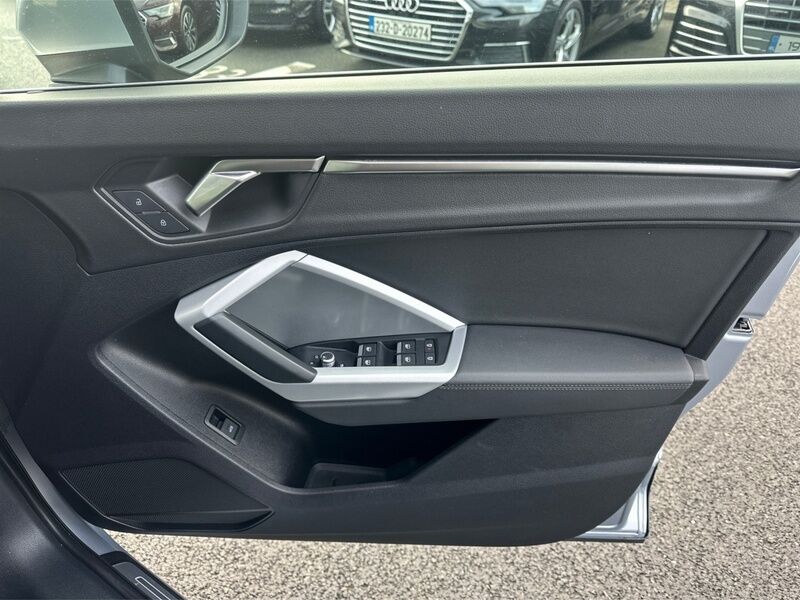 More views of Audi Q3