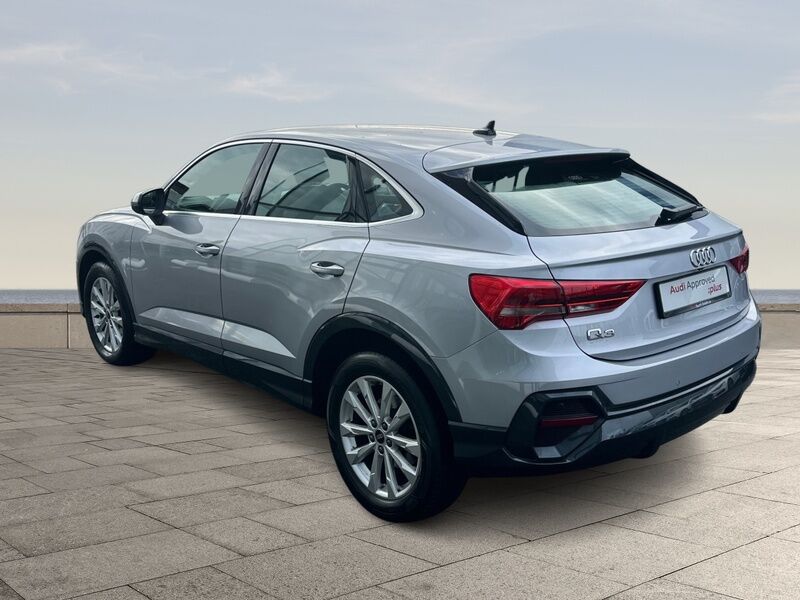 More views of Audi Q3