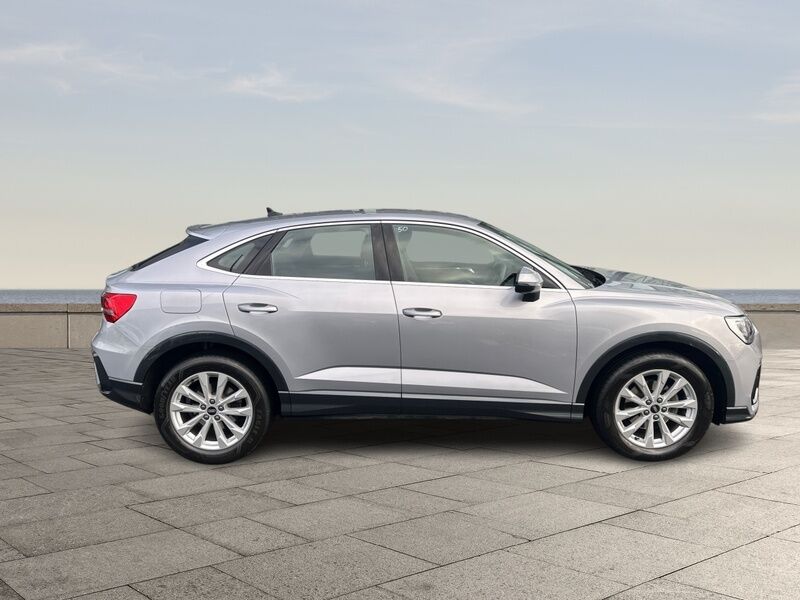 More views of Audi Q3