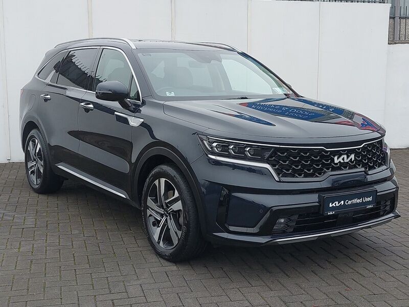 More views of Kia Sorento