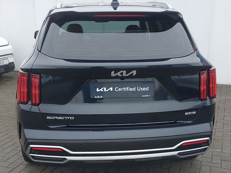 More views of Kia Sorento