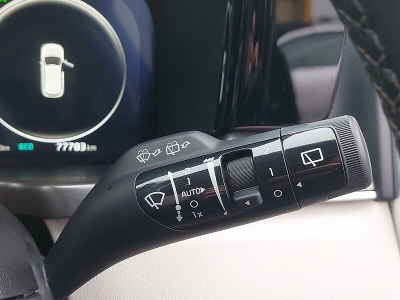 More views of Kia Sorento