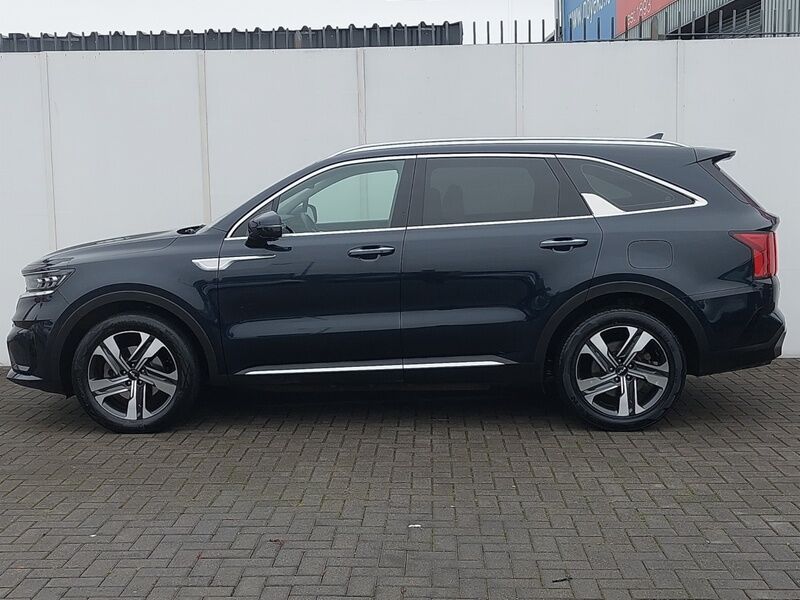 More views of Kia Sorento