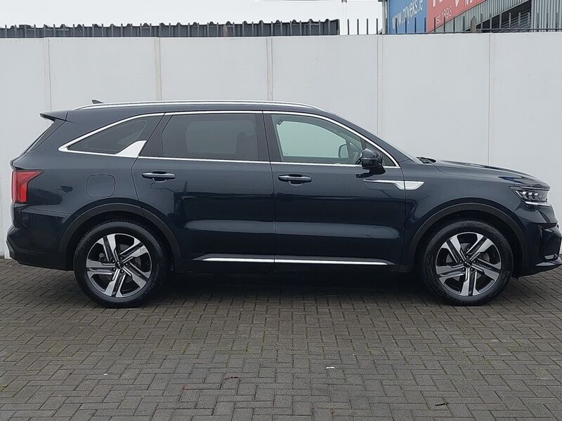 More views of Kia Sorento