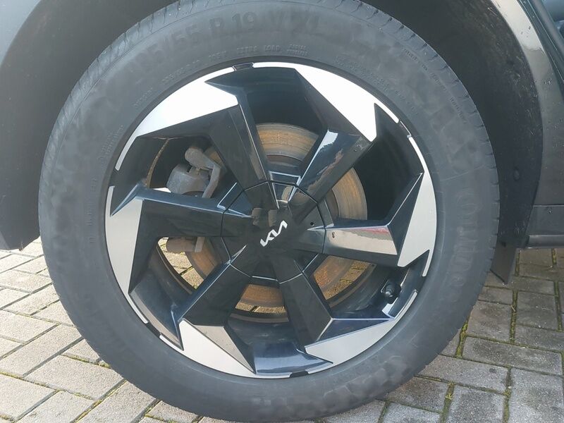 More views of Kia Sorento