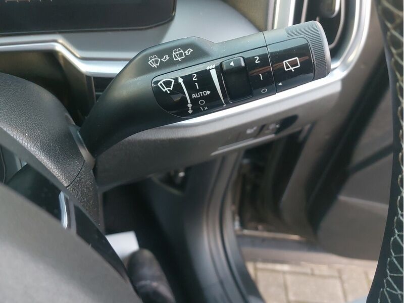 More views of Kia Sorento