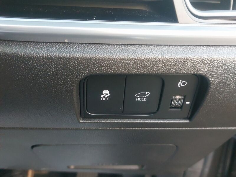 More views of Kia Sorento