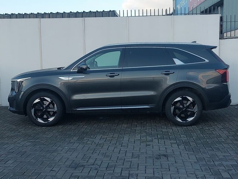 More views of Kia Sorento