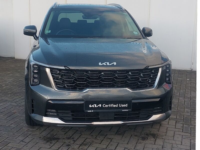 More views of Kia Sorento