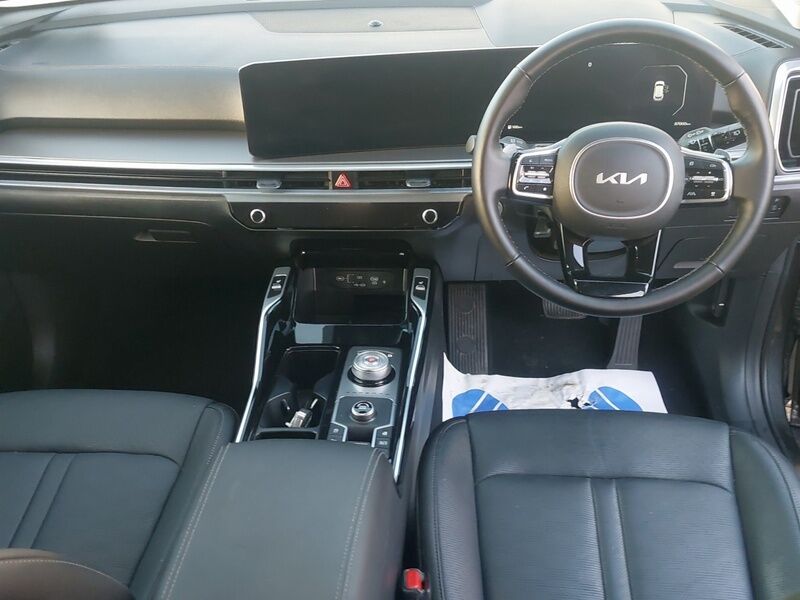 More views of Kia Sorento