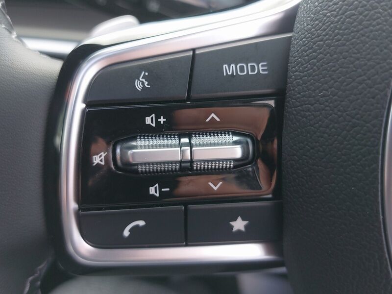 More views of Kia Sorento