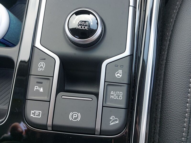 More views of Kia Sorento