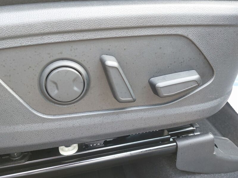 More views of Kia Sorento