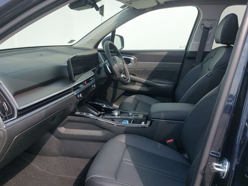 More views of Kia Sorento