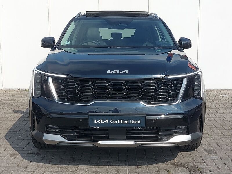 More views of Kia Sorento