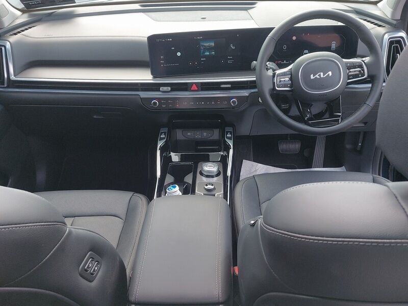 More views of Kia Sorento