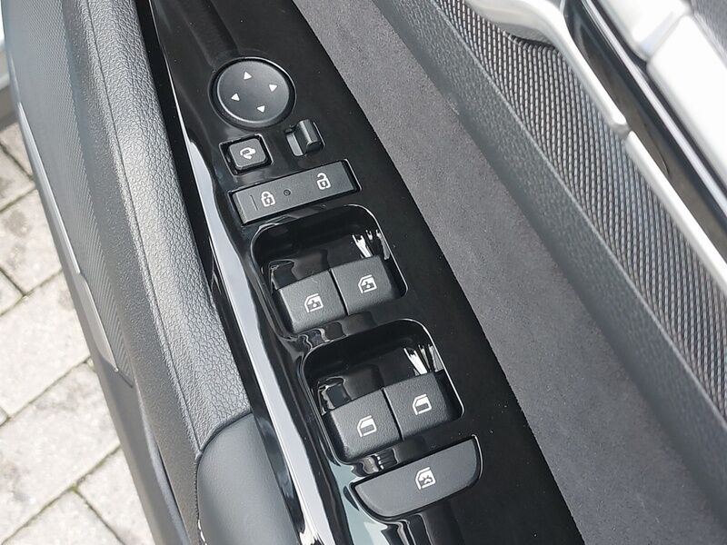 More views of Kia Sportage