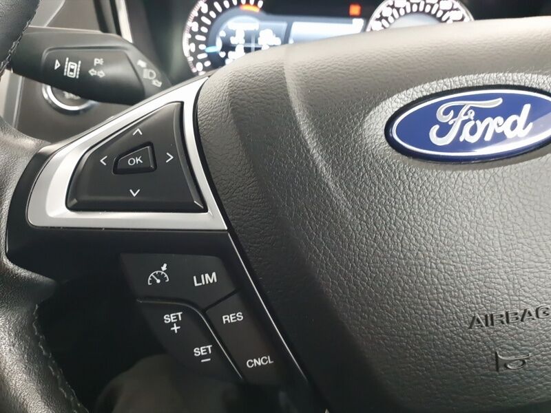 More views of Ford Mondeo