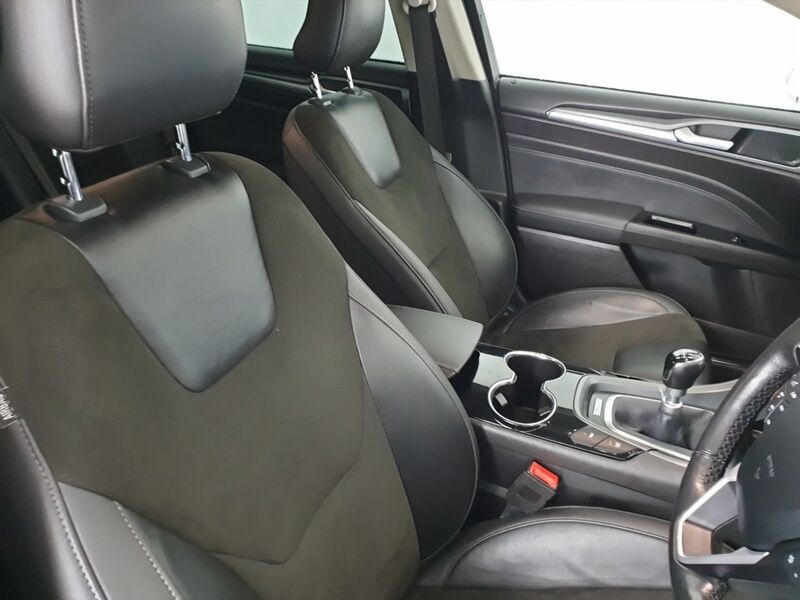 More views of Ford Mondeo