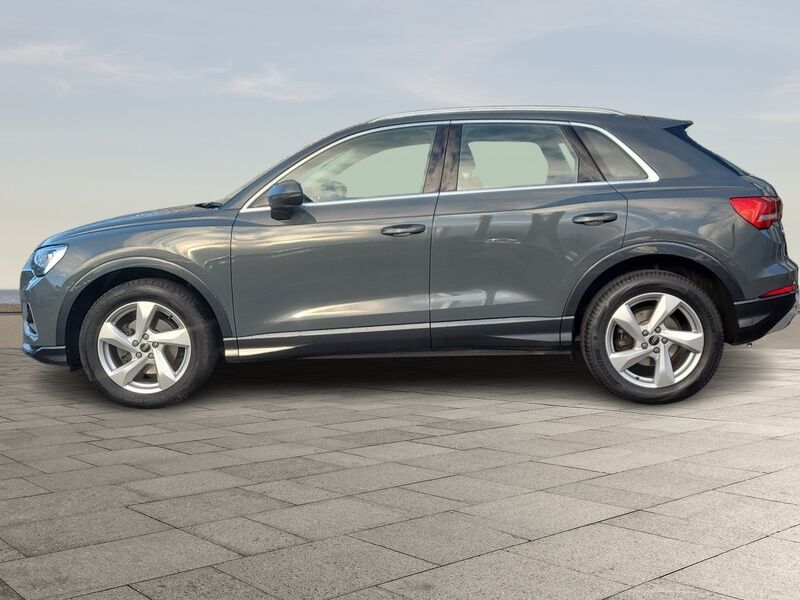 More views of Audi Q3