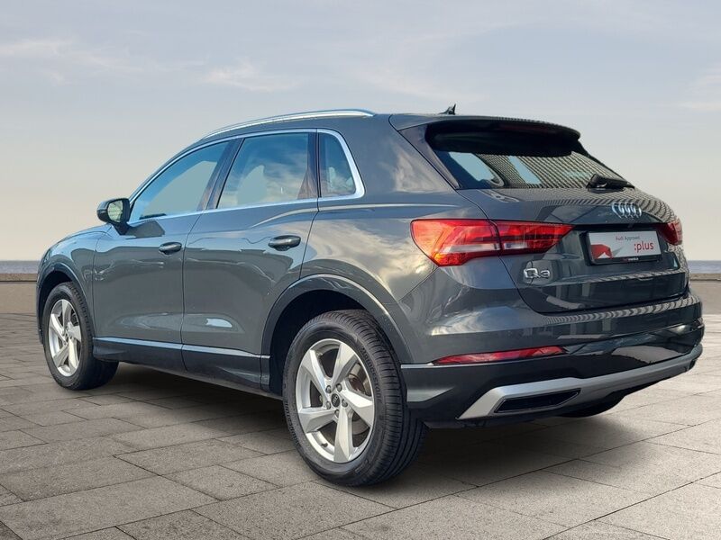 More views of Audi Q3