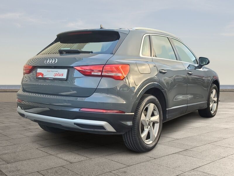 More views of Audi Q3