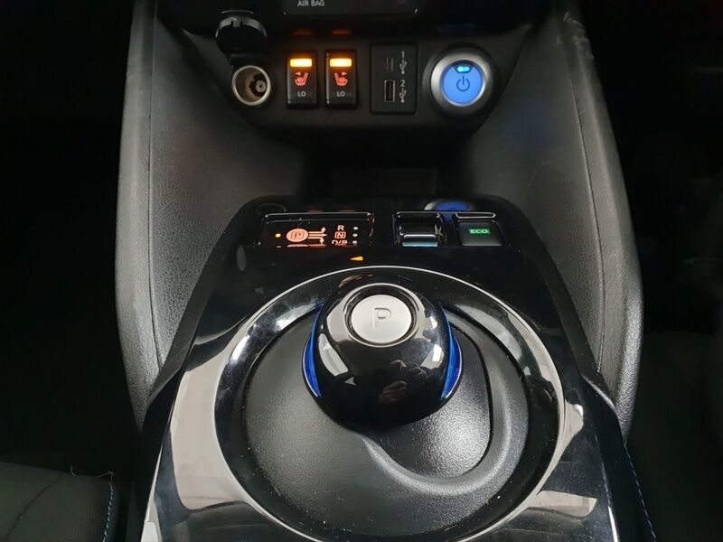 More views of Nissan Leaf